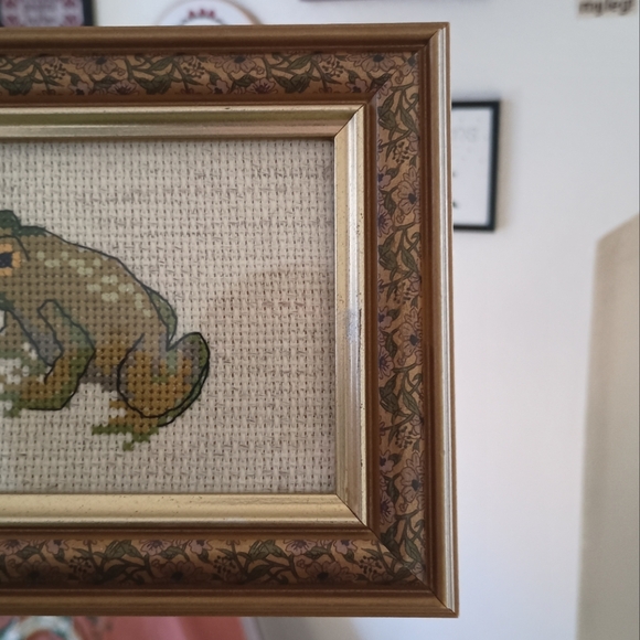 Handmade Vintage Style Frog Cross Stitch - Picture 5 of 6
